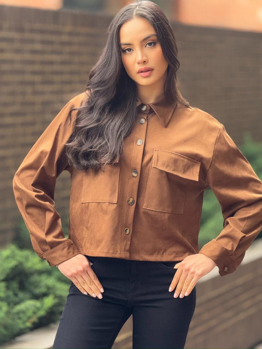 Chaqueta Amandine camisera en suede camel
