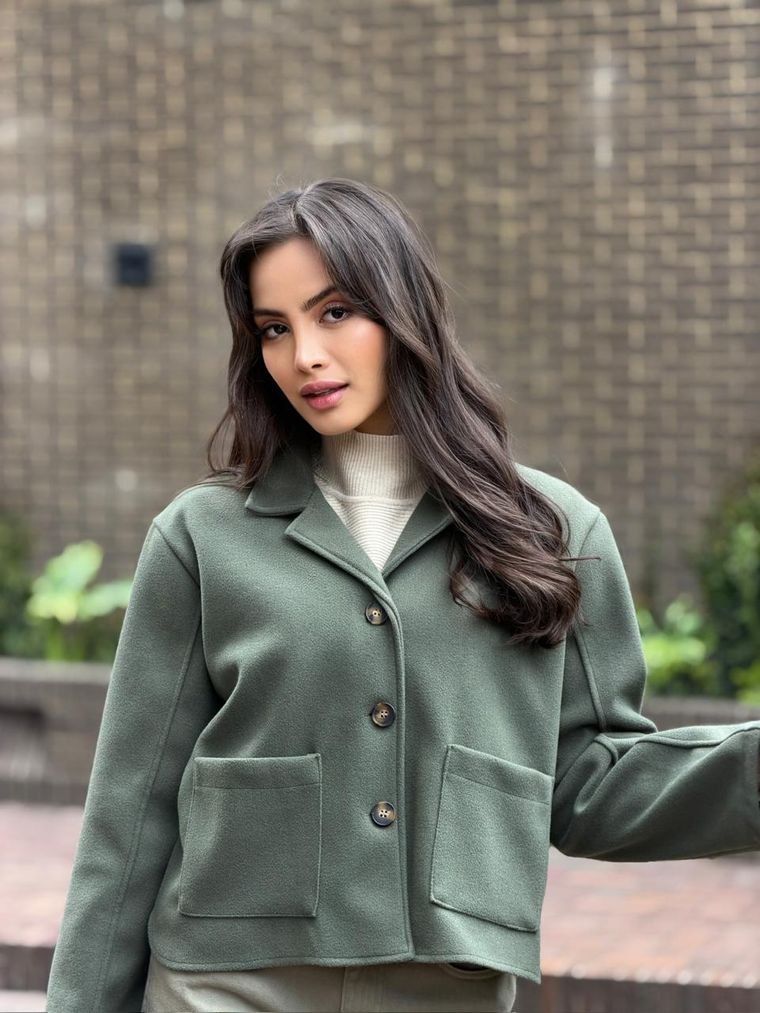 Chaqueta Emmeline en paño verde oliva